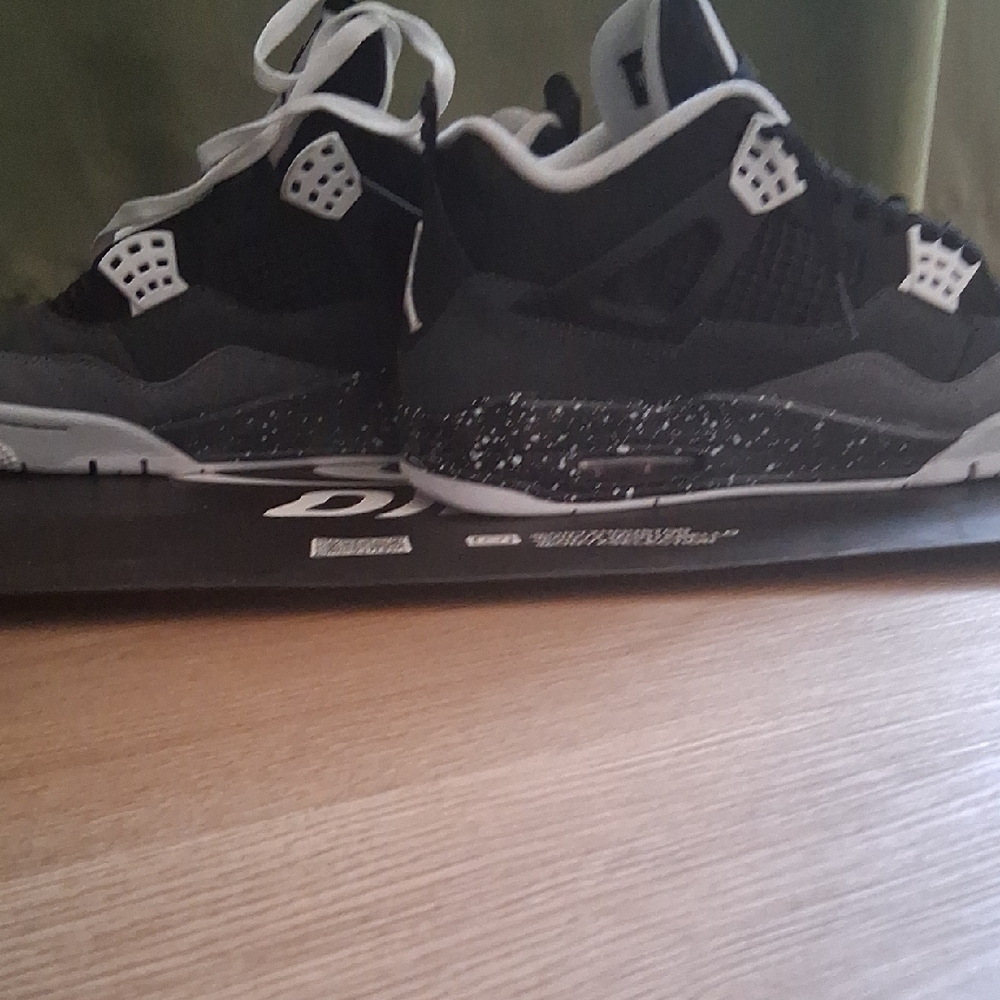 Jordan Black and Gray Sneakers with Classic Basketball Design